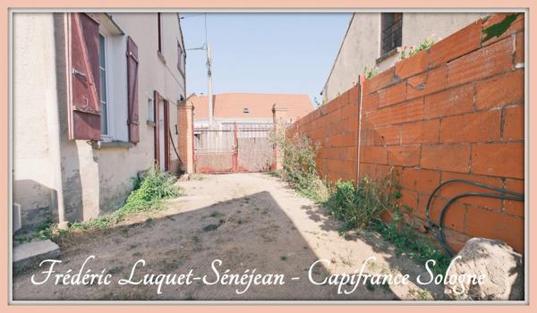 Maison de ville à vendre 4 pièces dont studio indépendant, jardin & dépendances - DPE B - LA FERTE SAINT AUBIN (45)