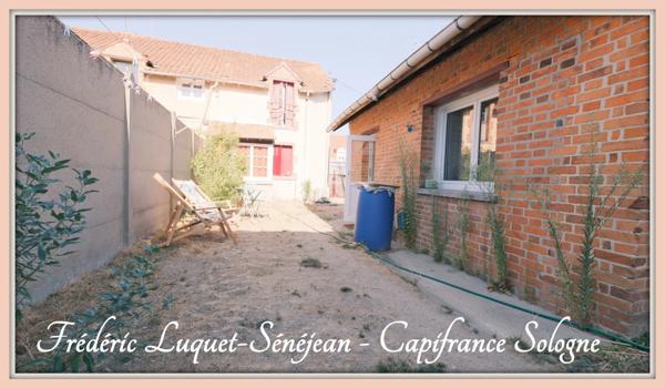 Maison de ville à vendre 4 pièces dont studio indépendant, jardin & dépendances - DPE B - LA FERTE SAINT AUBIN (45)