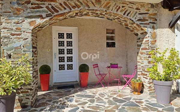 Maison à vendre    6 pièces •  Saint-Privat-des-Vieux