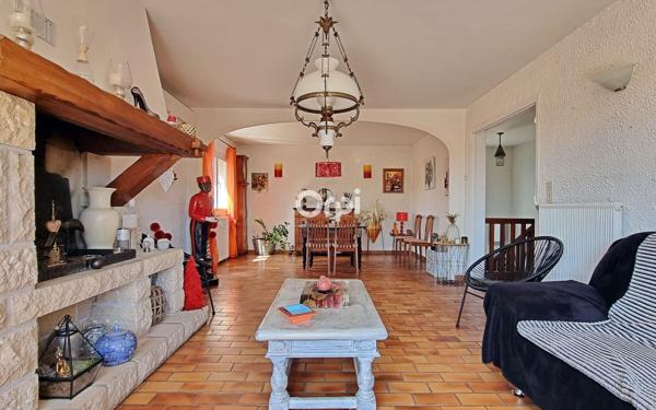 Maison à vendre    6 pièces •  Saint-Privat-des-Vieux