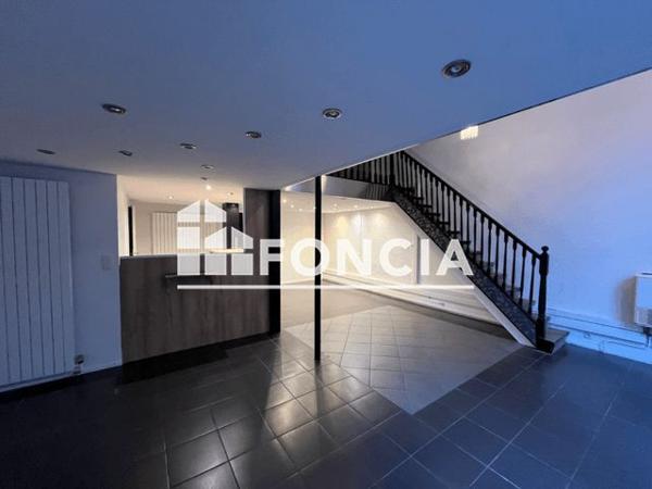 Location Local commercial 2 pièces 104.1 m² - 27 RUE GENERAL FARRE Valence 26000