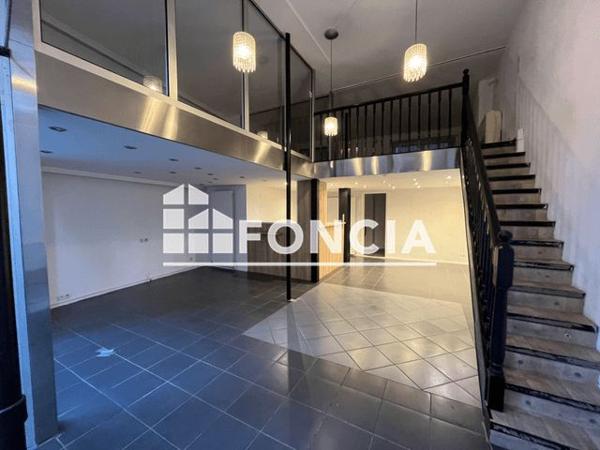 Location Local commercial 2 pièces 104.1 m² - 27 RUE GENERAL FARRE Valence 26000