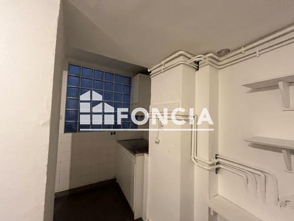 Location Local commercial 2 pièces 104.1 m² - 27 RUE GENERAL FARRE Valence 26000