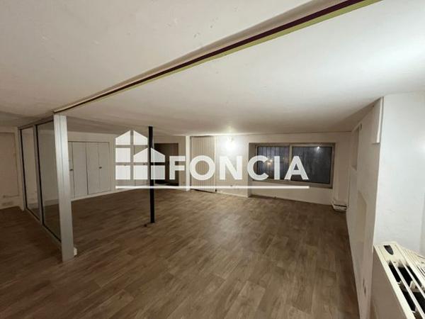 Location Local commercial 2 pièces 104.1 m² - 27 RUE GENERAL FARRE Valence 26000