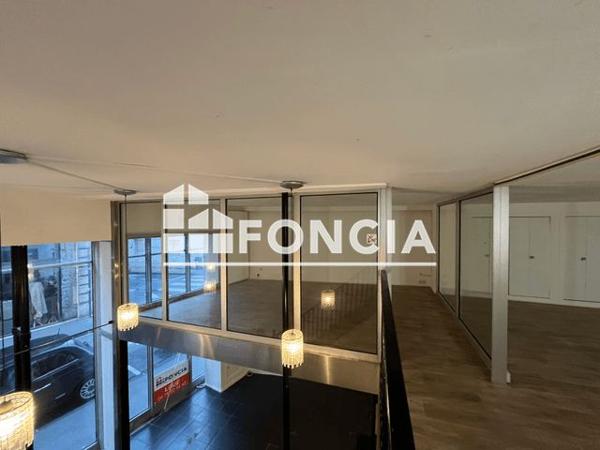 Location Local commercial 2 pièces 104.1 m² - 27 RUE GENERAL FARRE Valence 26000