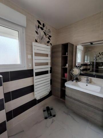 Maison Miniac Morvan 6 pièce(s) 110 m2