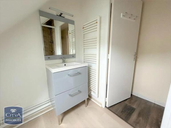 Appartement à louer 3 pièces 43.1m² Bruyères-et-Montbérault (02860)