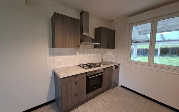 Maison à louer    1 pièce • 35 m2 Meslan