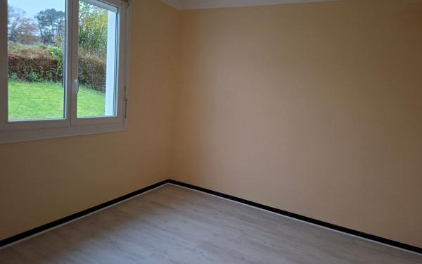 Maison à louer    1 pièce • 35 m2 Meslan