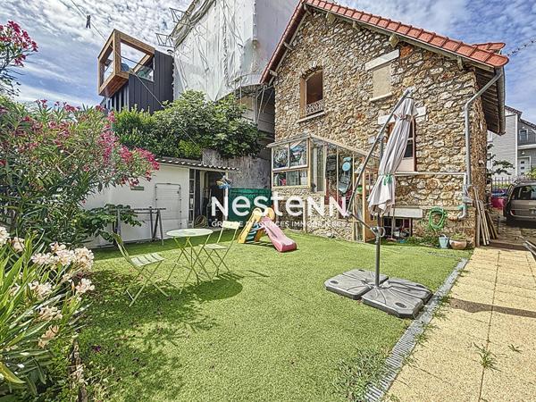 ISSY LES MOULINEAUX - Vente d'une maison en meulière avec jardin