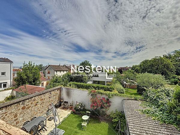 ISSY LES MOULINEAUX - Vente d'une maison en meulière avec jardin