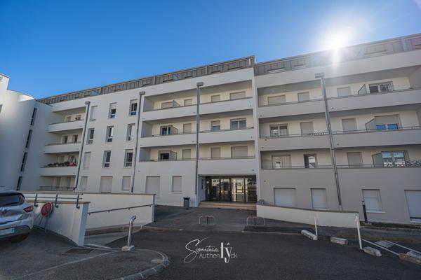 Appartement
         2 pièces
        - 40 m² Exclusivité 79 600 € *
