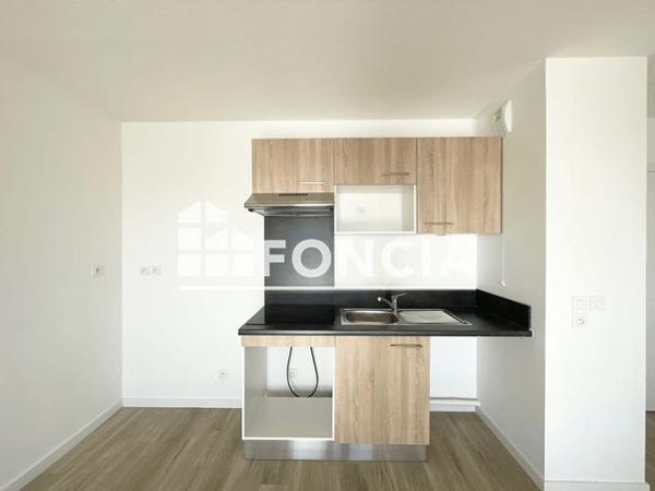 Location Appartement 4 pièces 90 m² - 1 RUE JEAN RAYMOND GUYON Lormont 33310