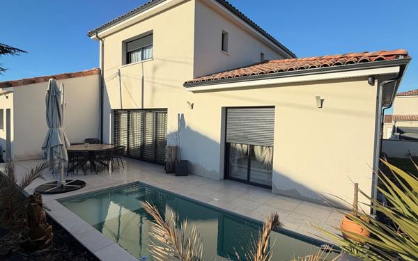 Maison à vendre    5 pièces •  Merville