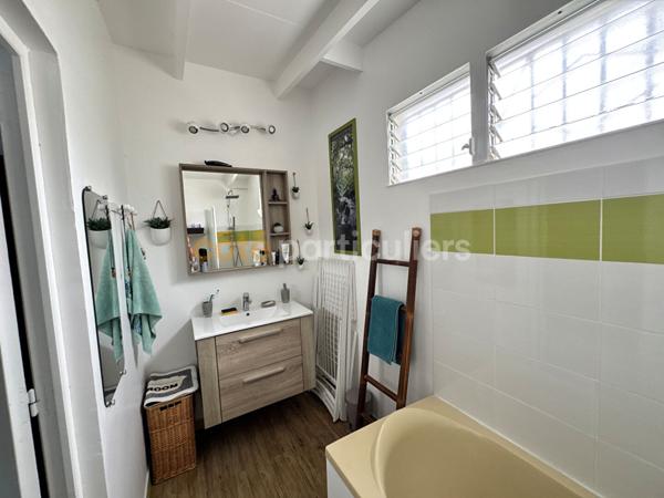 Vente
                Maison94 m² - 4 Pièces -
                    SAINT FRANCOIS (97118)