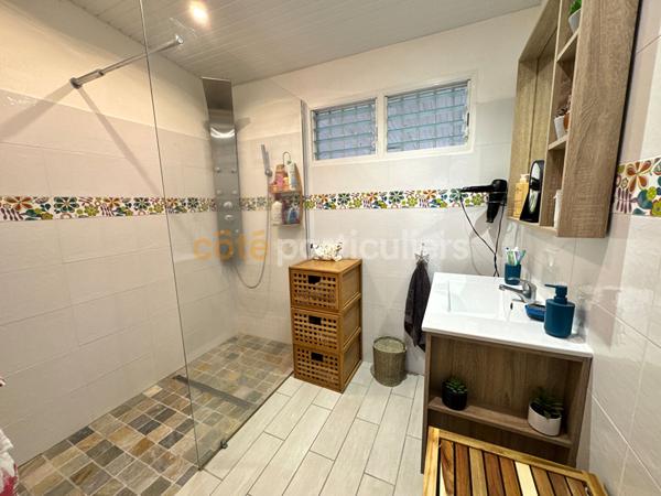 Vente
                Maison94 m² - 4 Pièces -
                    SAINT FRANCOIS (97118)