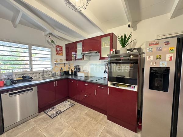 Vente
                Maison94 m² - 4 Pièces -
                    SAINT FRANCOIS (97118)