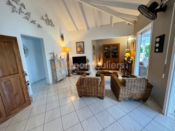 Vente
                Maison94 m² - 4 Pièces -
                    SAINT FRANCOIS (97118)