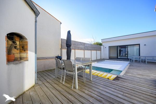 Maison à vendre |  Saint-Xandre |  6 pièces | 165 m²