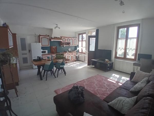 Vue sur la rivière, agréable maison de ville sans travaux