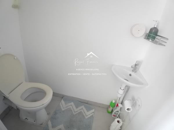 Vue sur la rivière, agréable maison de ville sans travaux