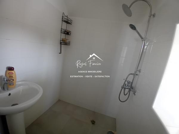 Vue sur la rivière, agréable maison de ville sans travaux