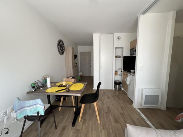 Appartement
                                                                                                                                                                                                                                                                                                                        2 pièce(s)                                                                                                                                                                                                          1 chambre(s)                                                                                                                                                                                                          25.69  m²