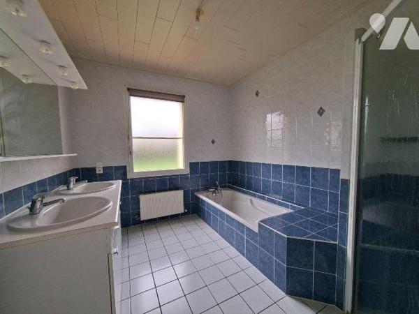 A découvrir sans tarder !
Charmant pavillon de plain-pied construit en 2005, idéalement situé ...