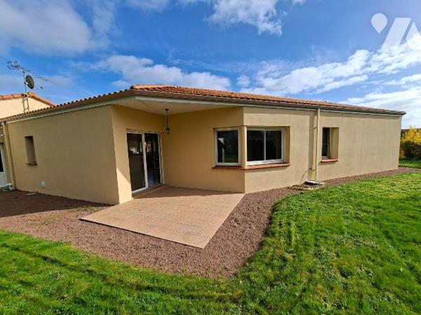 A découvrir sans tarder !
Charmant pavillon de plain-pied construit en 2005, idéalement situé ...