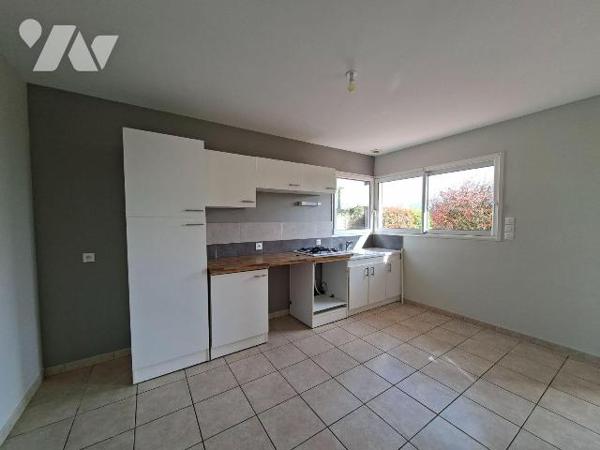 A découvrir sans tarder !
Charmant pavillon de plain-pied construit en 2005, idéalement situé ...