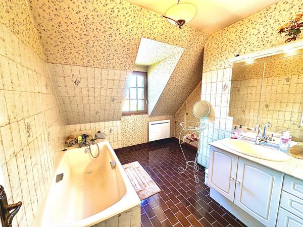 Maison de 142 m2 à Yvré l Evèque