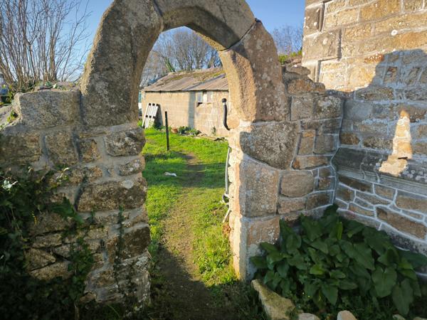 Belle maison en pierre, proche Ploumilliau