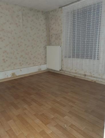 Maison T5 à vendre VITTEL (88) avec petit garage, cave et terrain