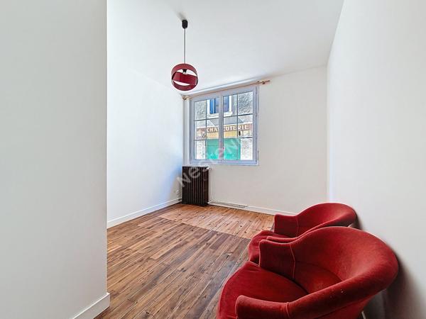 Appartement Poitiers 2 pièces 52.76m² m2 de caractère avec extérieur privé, parquet ancien et charme authentique, en plein coeur de Poitiers !