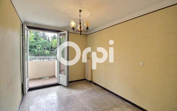 Appartement à vendre    3 pièces • 66,15 m2 Marseille 10