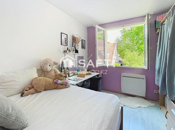 DPE D - Maison de ville avec beau jardin ensoleillé au calme