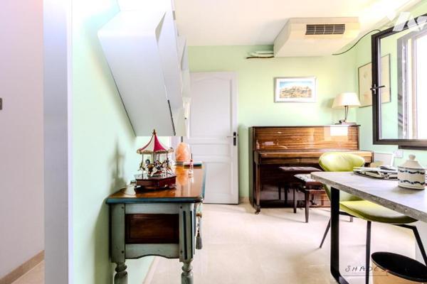 Appartement T5 dans résidence de standing à Hyeres + garage + cave 