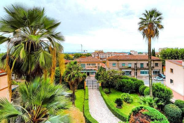 Appartement T5 dans résidence de standing à Hyeres + garage + cave 