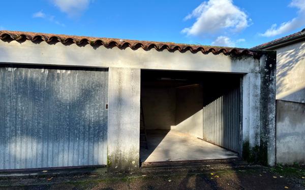 Stationnement à vendre    22 m2 Castres
