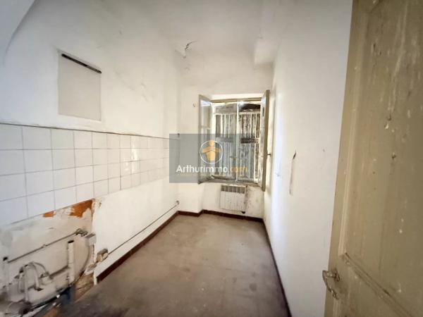 Vente                                                      Immeuble
                        
                     10 pièces                      332 m2                     à Apt