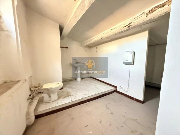 Vente                                                      Immeuble
                        
                     10 pièces                      332 m2                     à Apt