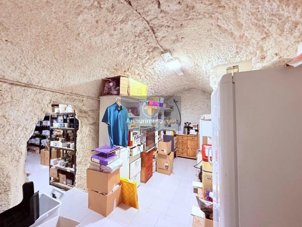 Vente                                                      Immeuble
                        
                     10 pièces                      332 m2                     à Apt