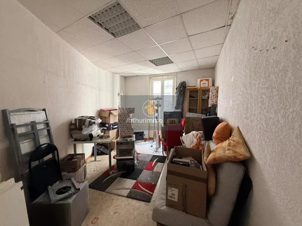 Vente                                                      Immeuble
                        
                     10 pièces                      332 m2                     à Apt
