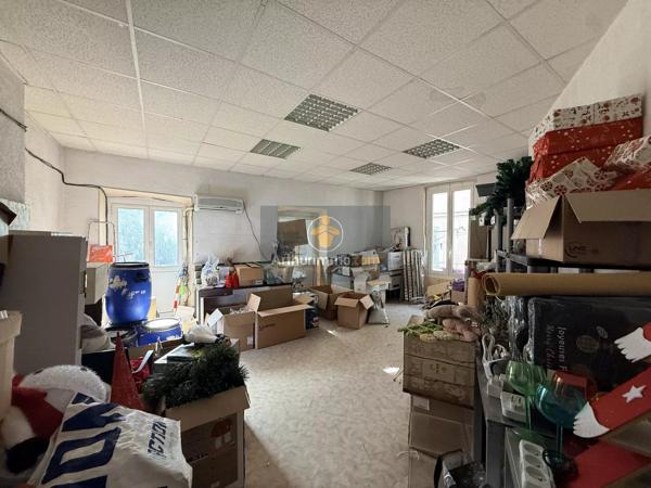 Vente                                                      Immeuble
                        
                     10 pièces                      332 m2                     à Apt