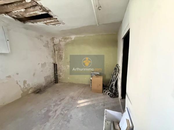 Vente                                                      Immeuble
                        
                     10 pièces                      332 m2                     à Apt