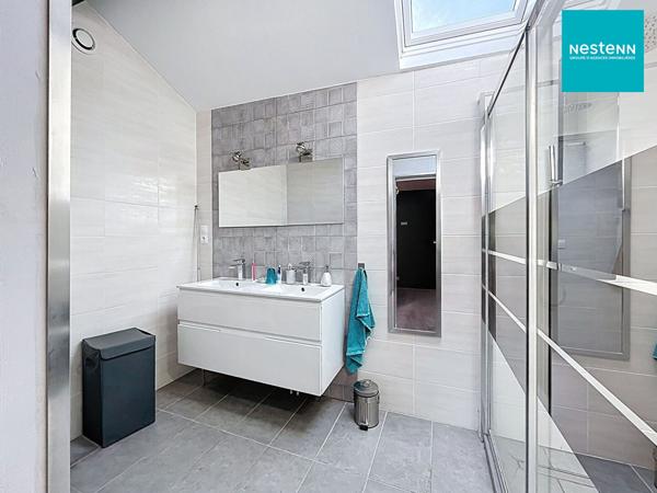 Maison familiale Saint Just Saint Rambert 7 pièces - 215 m² - Terrain de 708m² - Garage