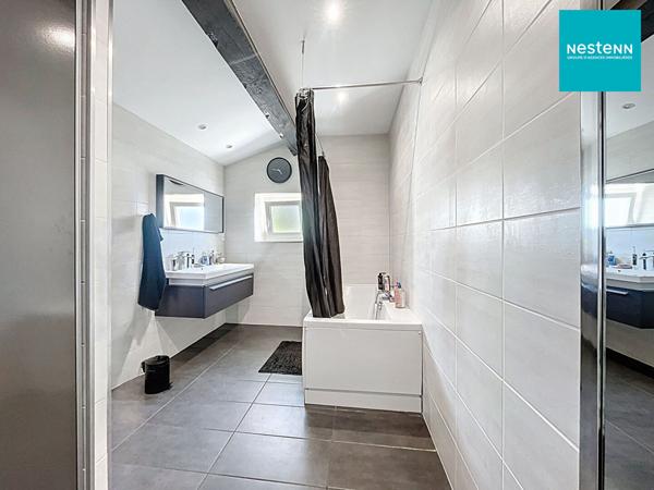 Maison familiale Saint Just Saint Rambert 7 pièces - 215 m² - Terrain de 708m² - Garage