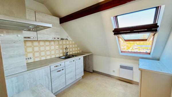 T2 Au Dernier étage Avec Balcon Ensoleillé