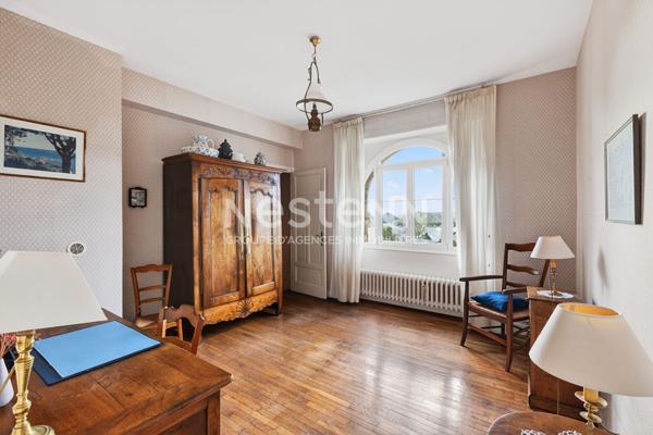 MAISON DE VILLE 5 CHAMBRES QUARTIER ROBIEN AVEC JARDIN ET GARAGE