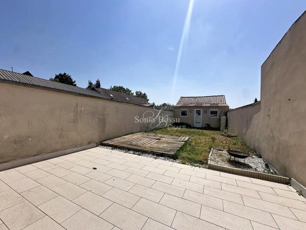 MAISON DE CENTRE VILLE 4 VOIR 5 CHAMBRES + JARDIN